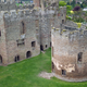 Castillo de Ludlow, con el santuario a María Magdalena a la derecha. Foto: Wikipedia